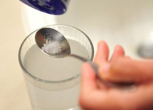 Súc miệng bằng nước muối giúp bảo vệ sức khỏe răng miệng tốt hơn