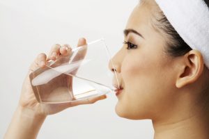 Bổ sung uống nước để có một hàm răng chắc khỏe