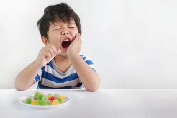 Hạn chế cho trẻ ăn nhiều đồ ăn ngọt